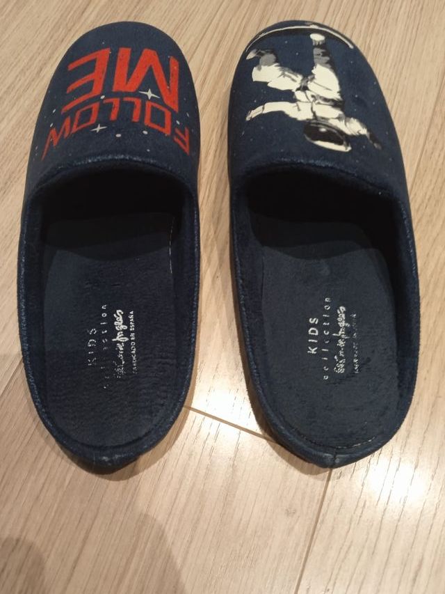 Zapatillas de casa niño El Corte Inglés, nº 36.