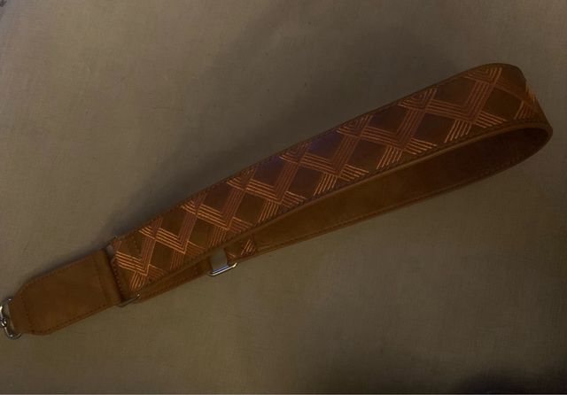 CORREA BOLSO DESIGUAL