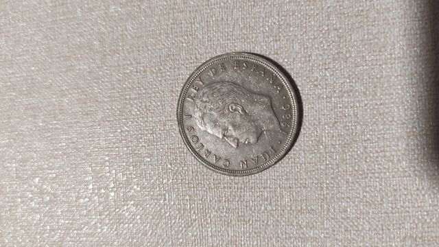 Monedas antiguas de 1,5,25,500 ptas