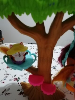 Muñeca Enchantimals con Jardin divertido