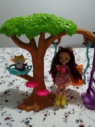 Muñeca Enchantimals con Jardin divertido