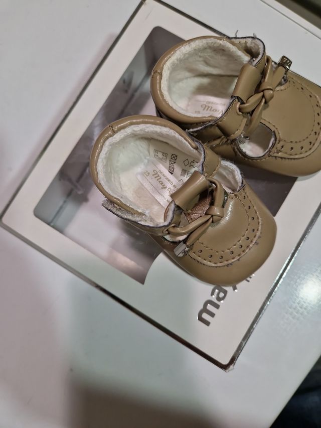 Zapatos beige bebé Mayoral talla 15