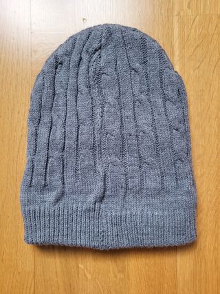 Gorro gris de Pull & Bear