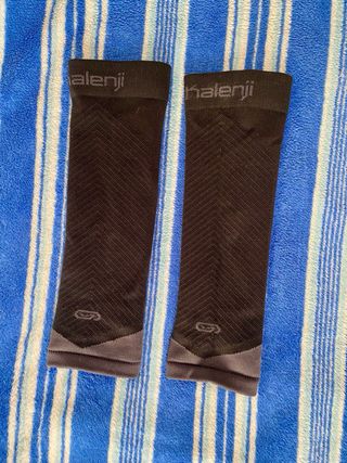 Manicotti compressivi sportivi per polpacci