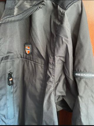 Chaqueta impermeable cortavientos geographical