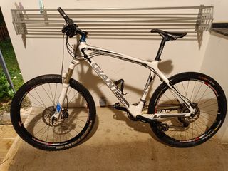 Bicicleta Giant MTB carbono