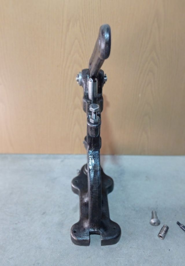 REMACHADORA PRENSA MANUAL 

