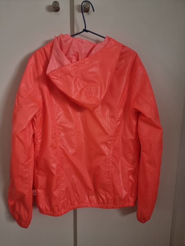 Cortavientos  BENETTON iguales