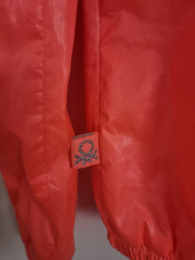 Cortavientos  BENETTON iguales