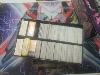 OFERTA NAVIDEÑA Lote Yugioh, (mucho bulk + 3 mazos