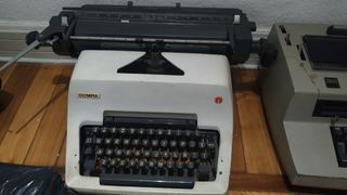 Maquina de escribir Olimpia Internaciona