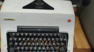 Maquina de escribir Olimpia Internaciona