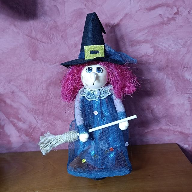 Bruja hecha a mano