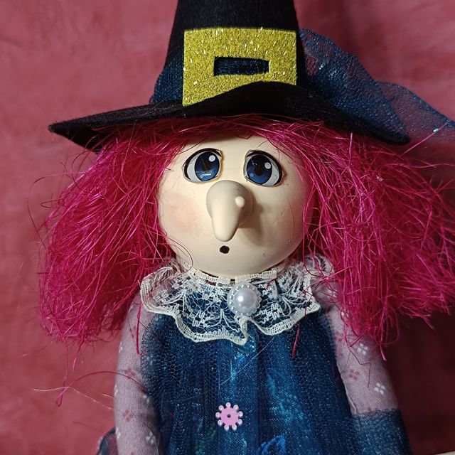 Bruja hecha a mano