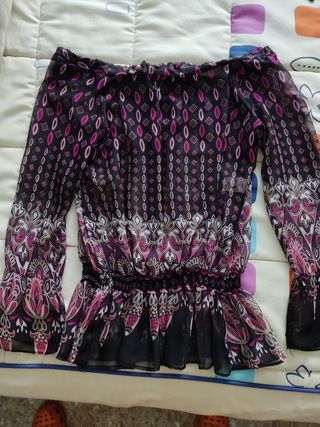 Blusa escote bardot.