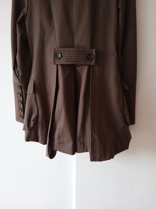 Chaqueta sahariana marrón cinturón de Holly Preppy