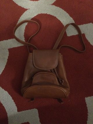 Mochila pequeña de cuero