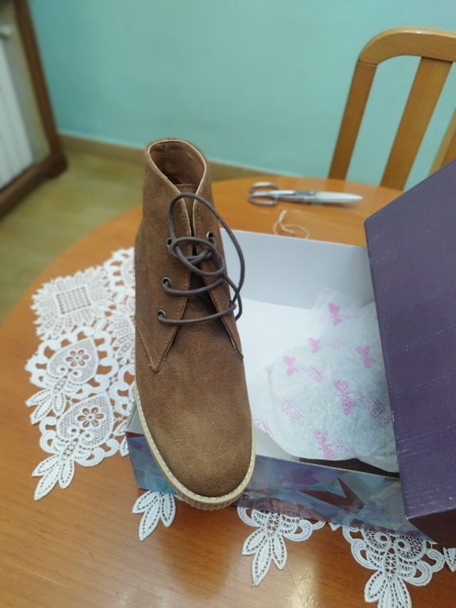 Botín WIKERS, piel serraje marrón, cuña cómoda 37