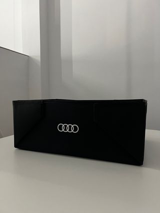 Caja de maletero audi 