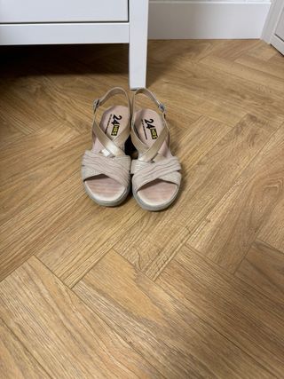 Sandalias 24h beige/doradas