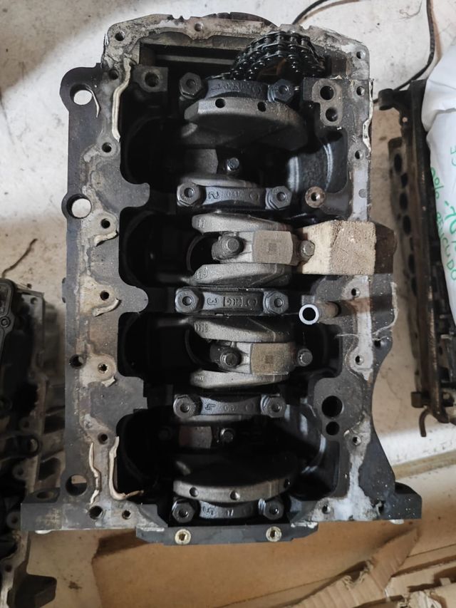 Cigüeñal dentro del bloque motor