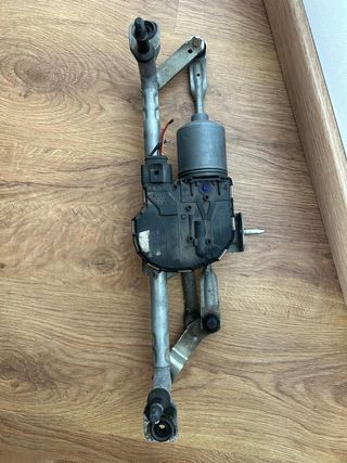 Motor limpiaparabrisas delantero