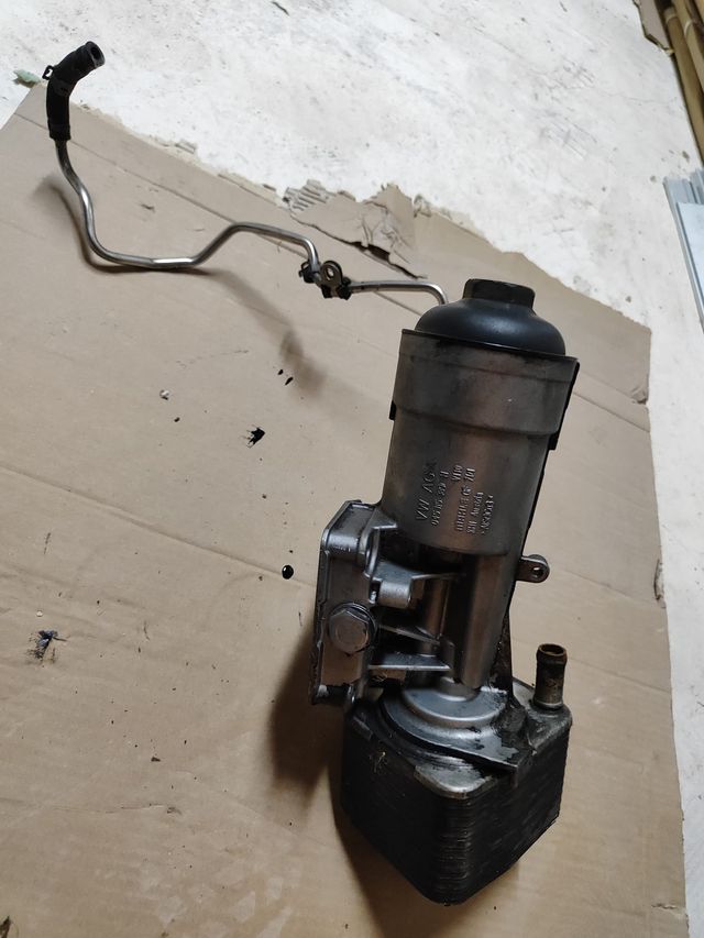 Carcasa de filtro de aceite con enfriador