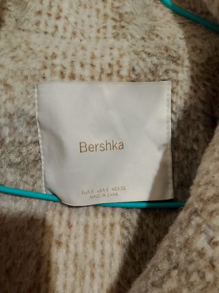 Chaquetón Bershka talla S 3/4
