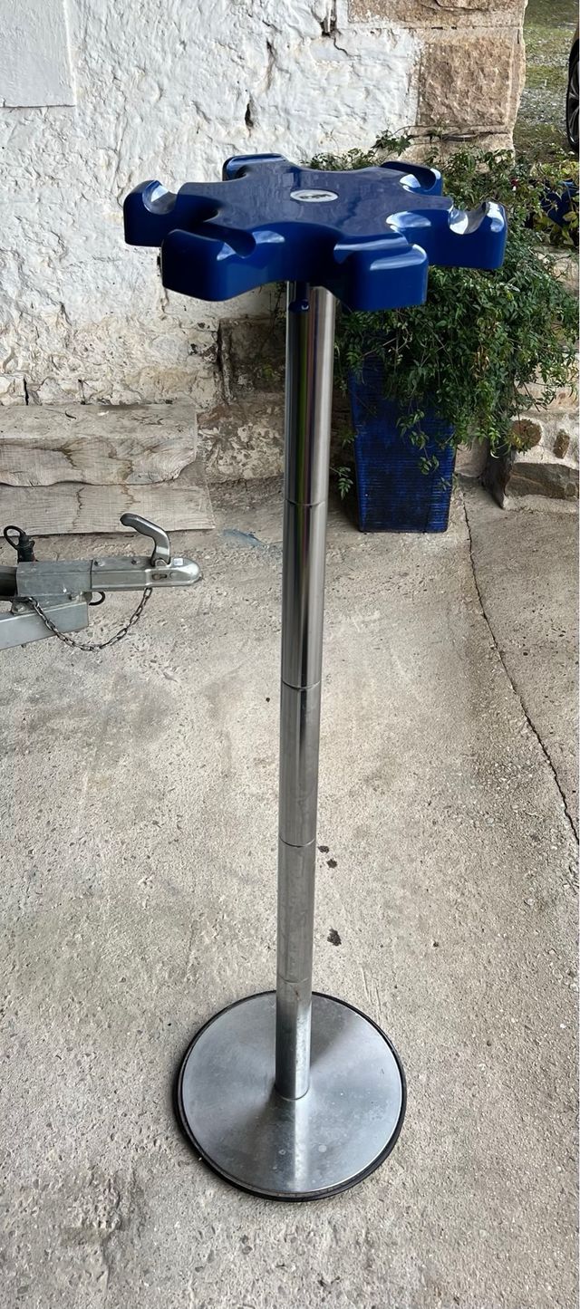 Perchero VIP de pie azul Velca