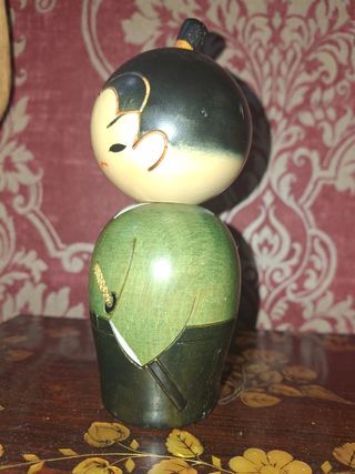 Kokeshi. Bambole giapponesi.
