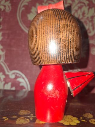 Kokeshi. Bambole giapponesi.