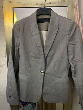 Chaqueta entallada ee Zara