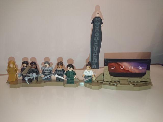 LEGO 10327 Dune Custom Minifig. Display