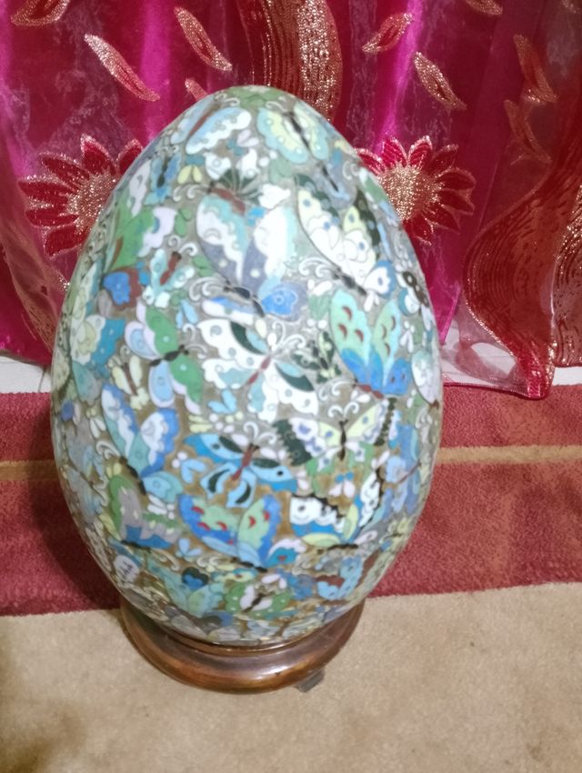 Uova gigante di cloisonne 