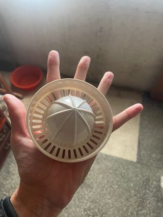Exprimidor eléctrico multiusos
