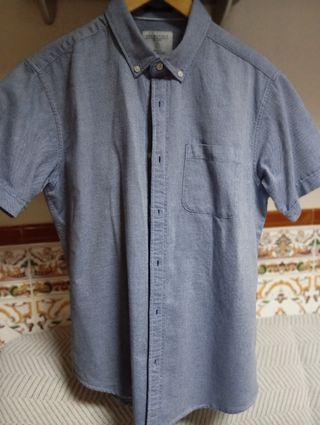 Camisa de hombre entallada.