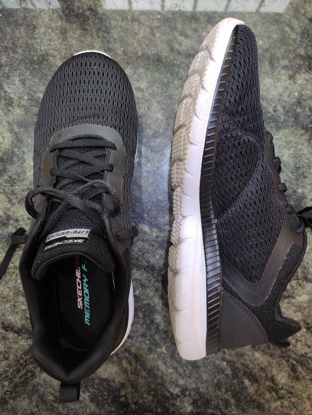 Zapatillas Skechers negras