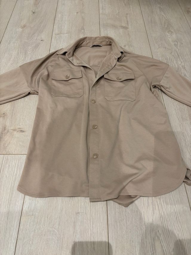 Chaqueta marrón de Stradivarius