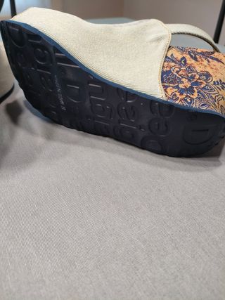 Cuñas altas Desigual