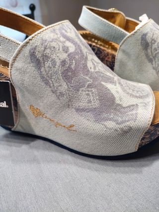 Cuñas altas Desigual