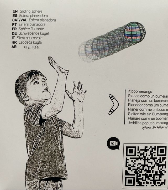 ESFERA VOLADORA CON LUZ LED