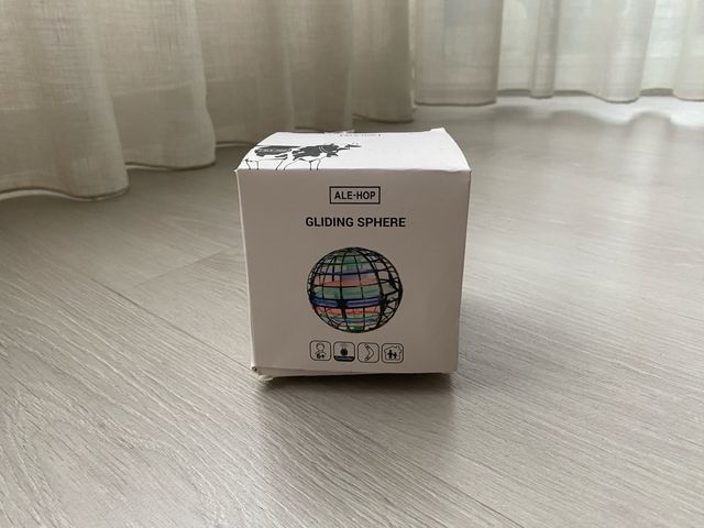 ESFERA VOLADORA CON LUZ LED