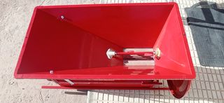 Útiles prod. Vino.  Depósito/despalilladora/bomba.