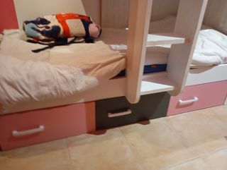 SE VENDE LITERA CON ARMARIO