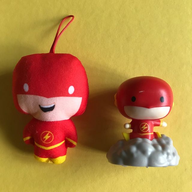 2 figuras super heroes Mc Donalds vintage