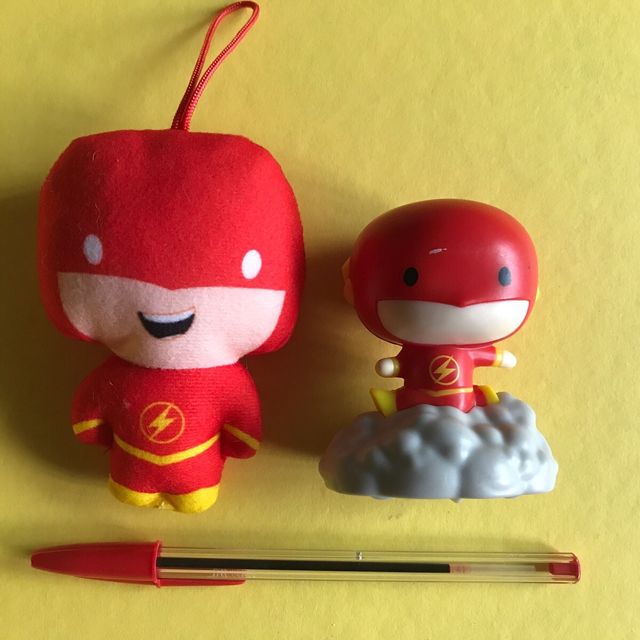 2 figuras super heroes Mc Donalds vintage