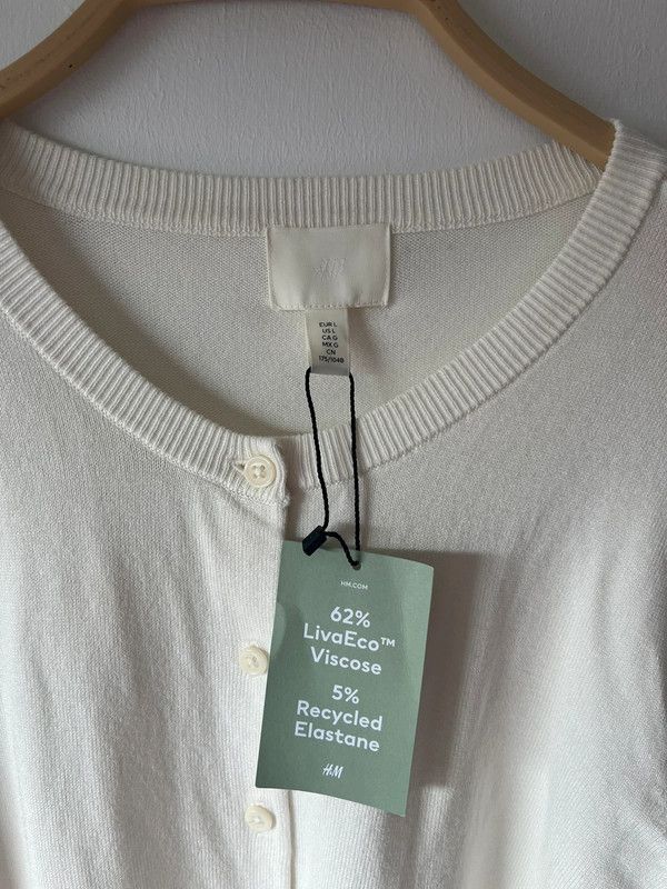 Cardigan básico de H&M. Viscose. Talla L