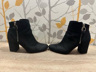Botin tacon negro Bershka