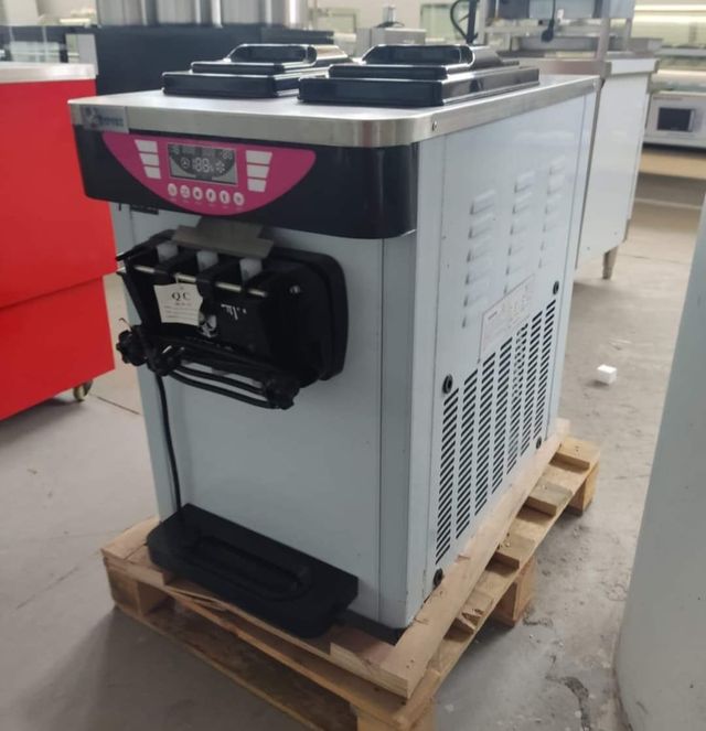 MÁQUINA DE HELADO SOFT. TLF 647980210