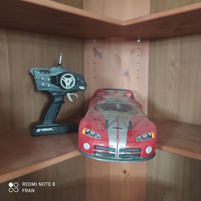 Coche gasolina teledirigido